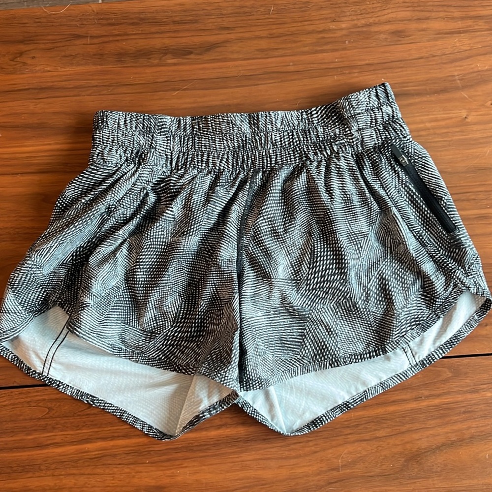 Lululemon tracker shorts
